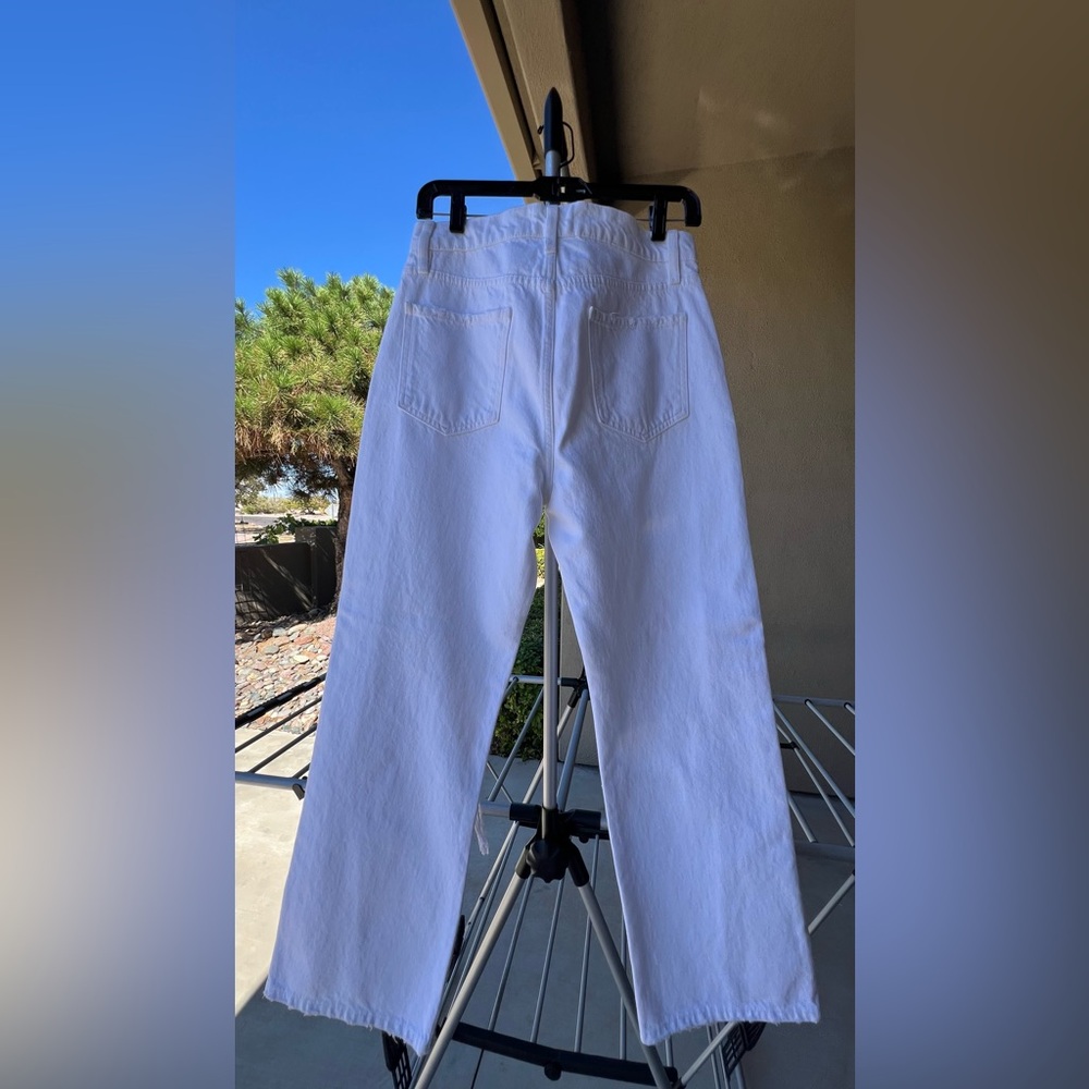 Frame New With Tags Le Jene Crop white Jeans size 28